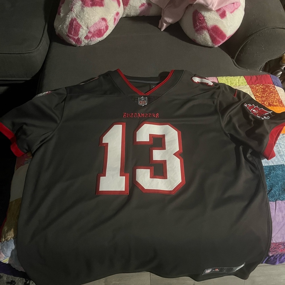 Buccaneers Football Jersey with Red Accents- Mike Evans